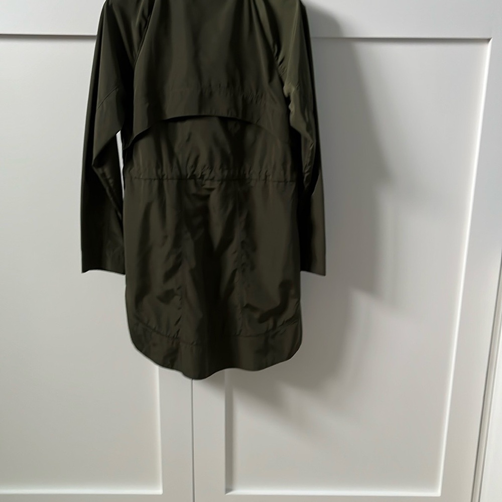Athleta Olive Green Trench Coat with Cape Overlay and Tailored Fit